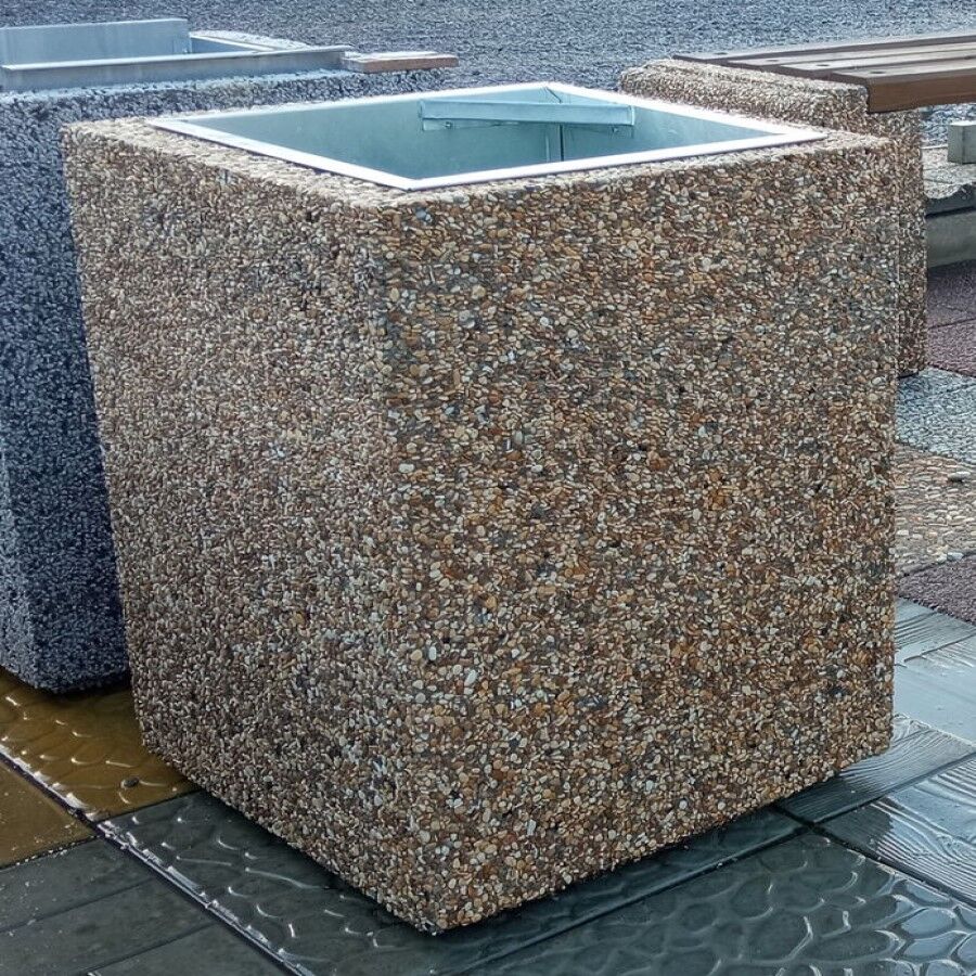 Урна бетонная Киль с натуральной морской галькой 450х450х600 мм