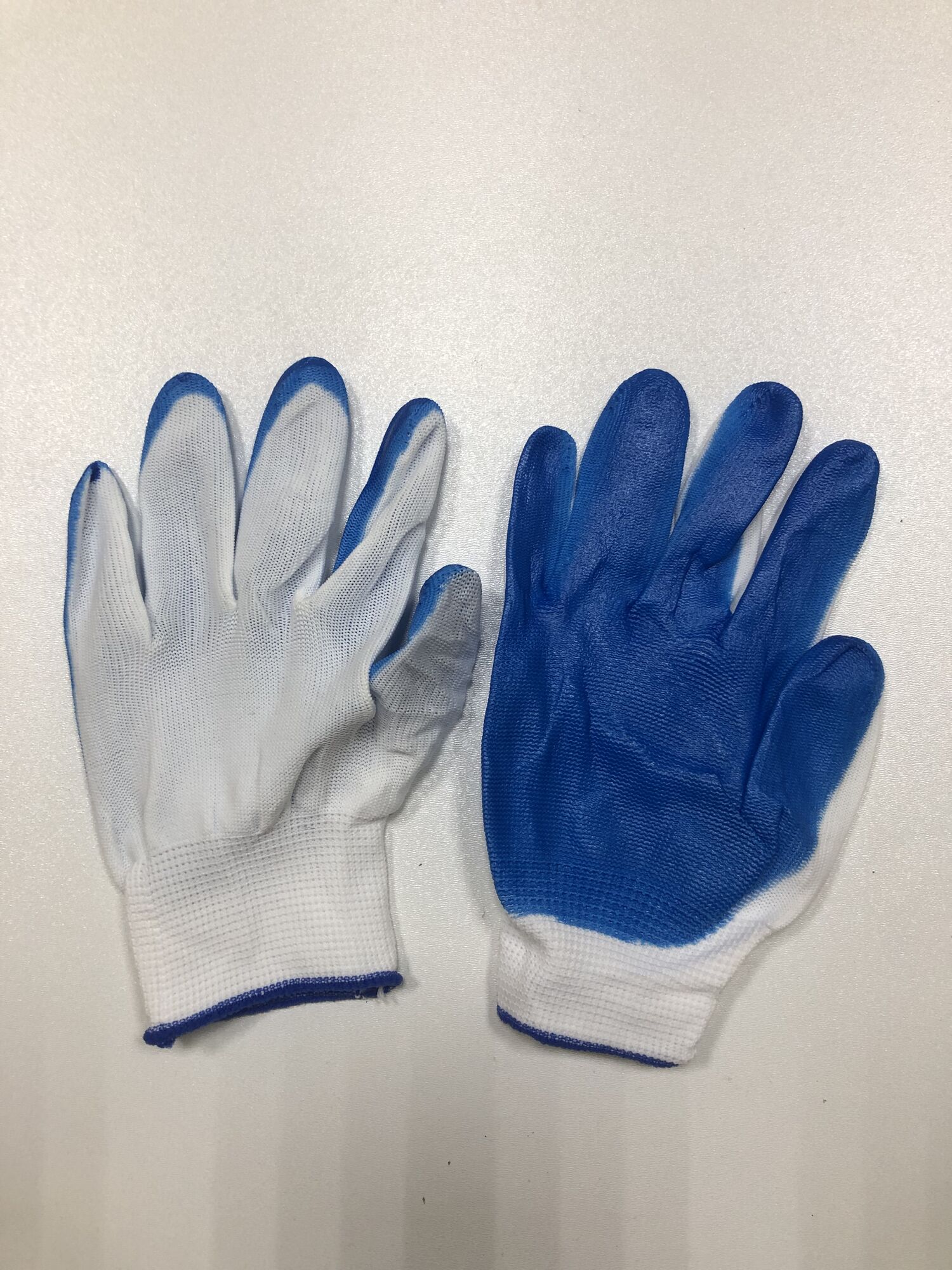 Перчатки нейлоновые с нитриловым покрытием "9" (синие, оранжевые)